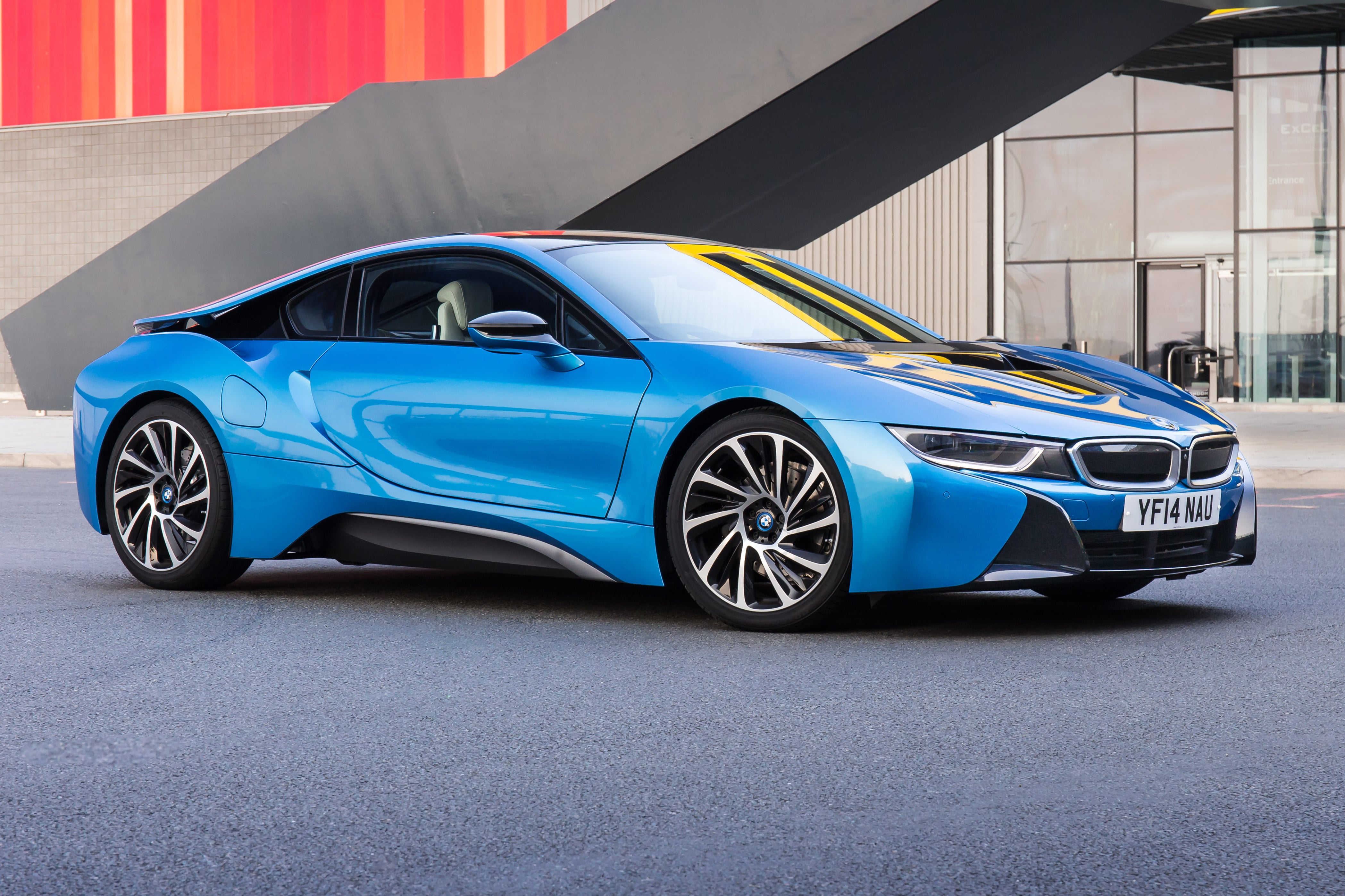 Bmw i8 запас хода